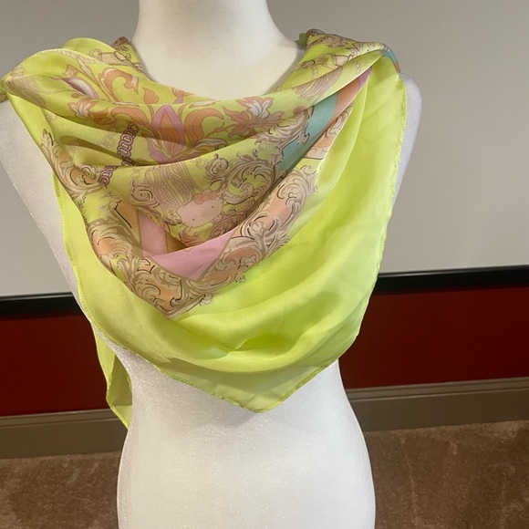 Hello Kitty forever 21 scarf - Picture 2 of 4